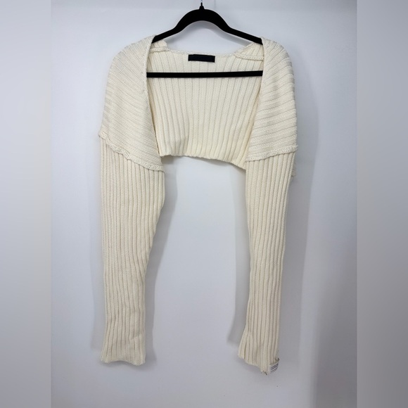 YUYU Cable Knit Long Sleeve Off Shoulder Poncho - Picture 1 of 3